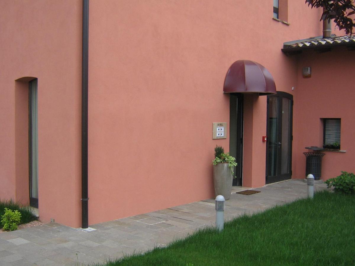 Hotel La Vecchia Reggio ريجّو إيميليا المظهر الخارجي الصورة