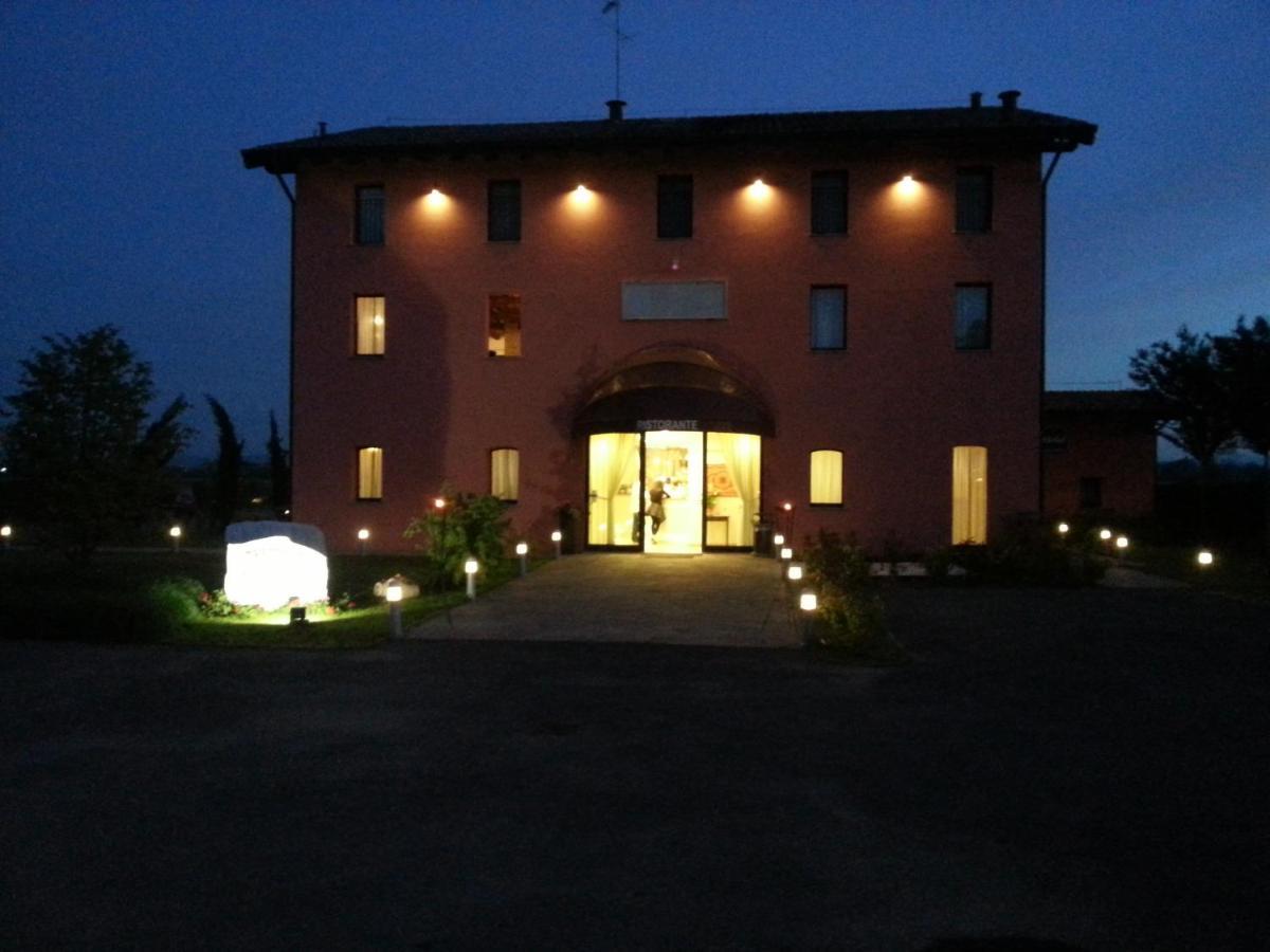 Hotel La Vecchia Reggio ريجّو إيميليا المظهر الخارجي الصورة