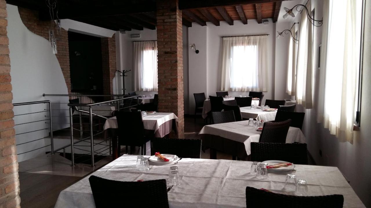 Hotel La Vecchia Reggio ريجّو إيميليا المظهر الخارجي الصورة