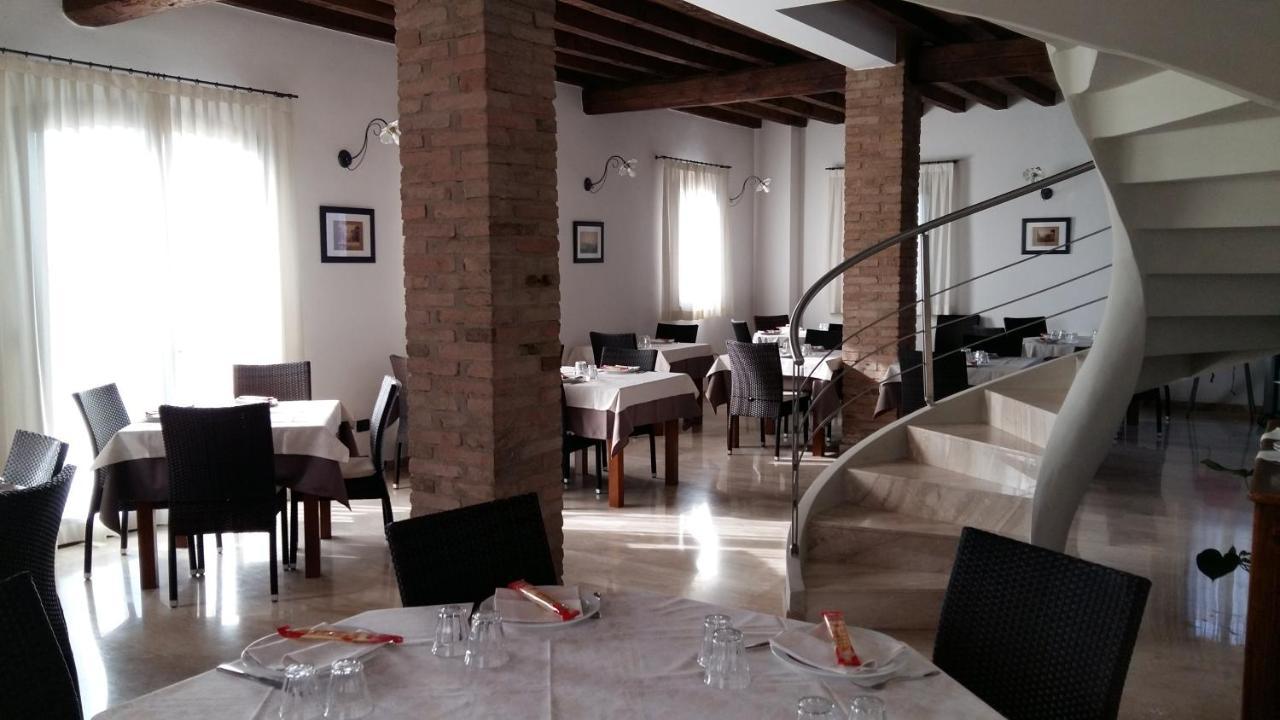Hotel La Vecchia Reggio ريجّو إيميليا المظهر الخارجي الصورة
