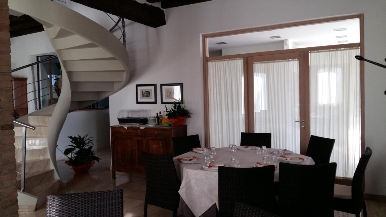Hotel La Vecchia Reggio ريجّو إيميليا المظهر الخارجي الصورة