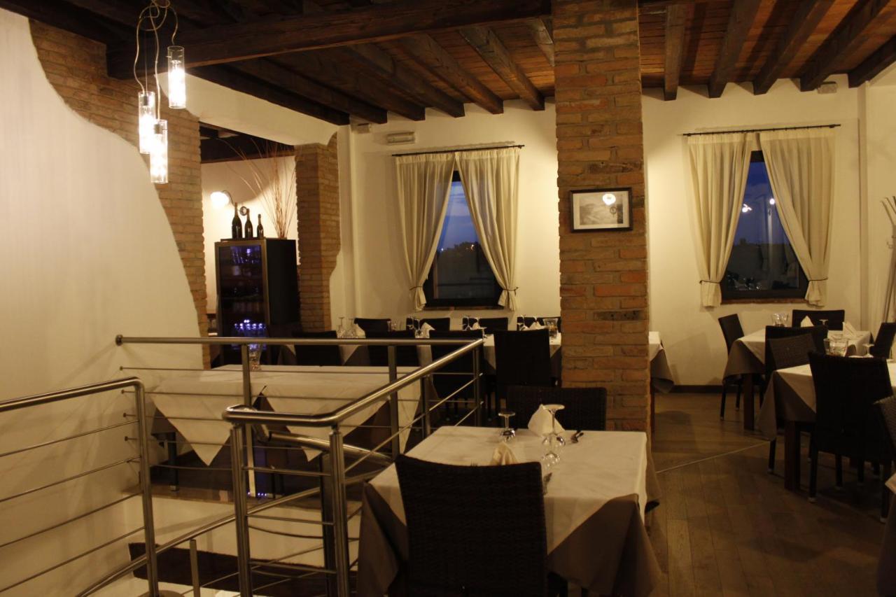 Hotel La Vecchia Reggio ريجّو إيميليا المظهر الخارجي الصورة